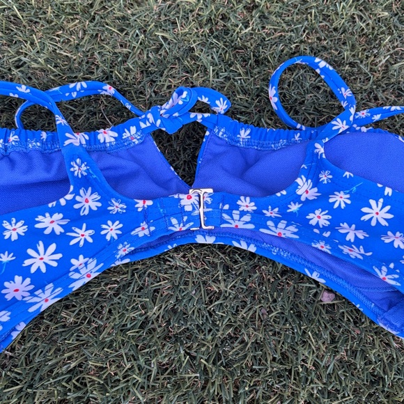 Xhilaration Blue Floral Bikini Top - Picture 5 of 5